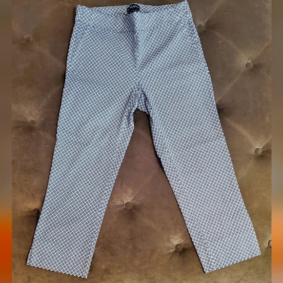 Cynthia Rowley Pants - Cynthia Rowley Navy & White Capris - Size 8 - Like New